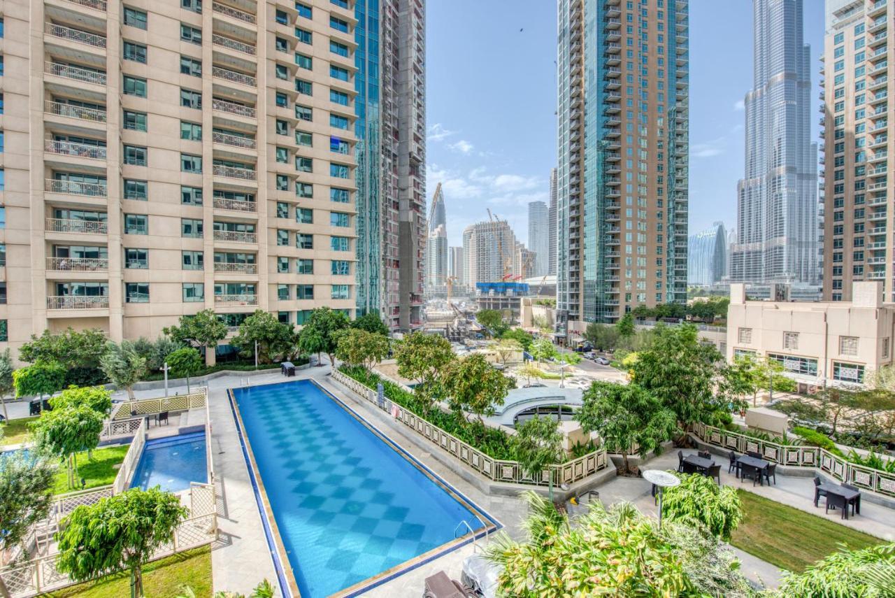 Maison Privee - Radiant Urban Retreat With Iconic Burj Khalifa Vws Dubái Exterior foto