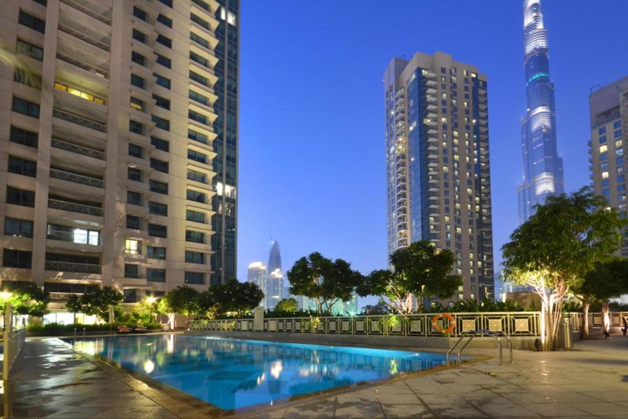 Maison Privee - Radiant Urban Retreat With Iconic Burj Khalifa Vws Dubái Exterior foto